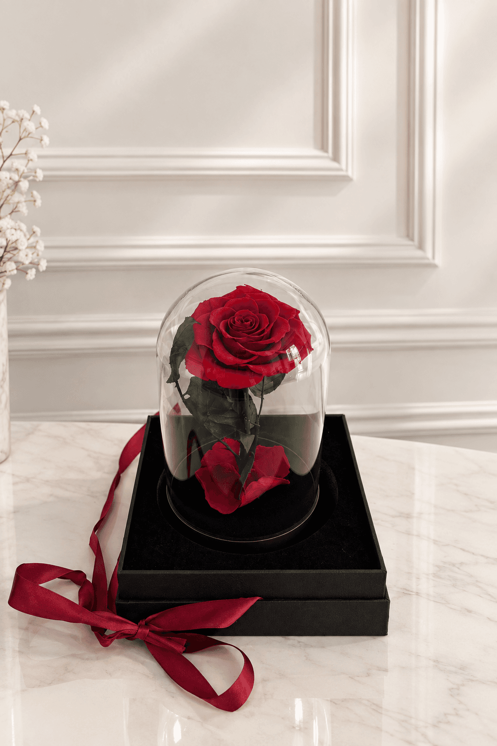 ROSE ÉTERNELLE SOUS CLOCHE ROUGE